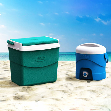 picnic coolers and iceboxes